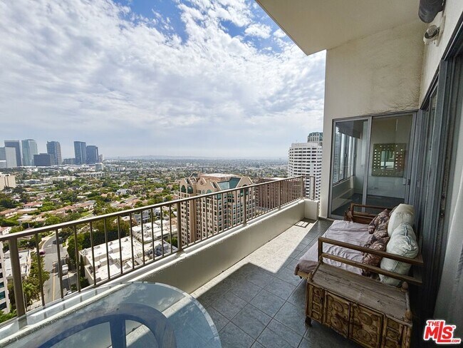 Building Photo - 10501 Wilshire Blvd