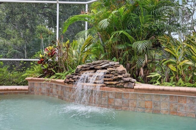 Building Photo - 11115 Avery Oaks Dr