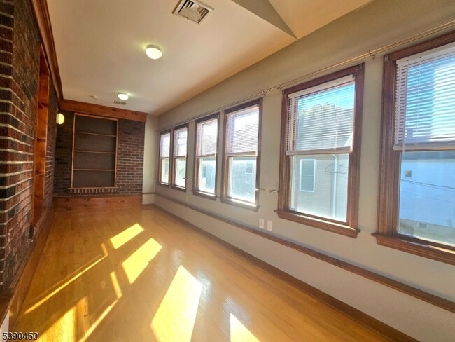 Building Photo - 14 Codington St