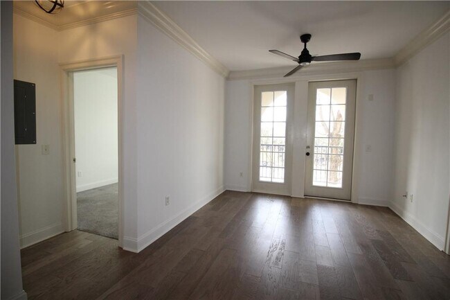 Building Photo - 901 Abernathy Rd NE