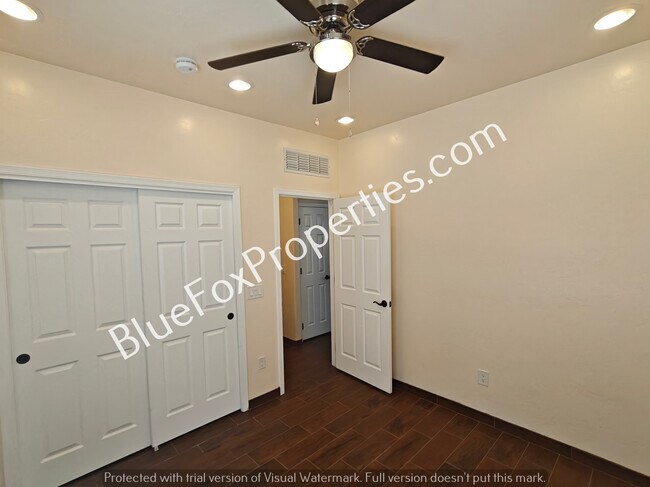 Building Photo - 6621 S De Concini Dr