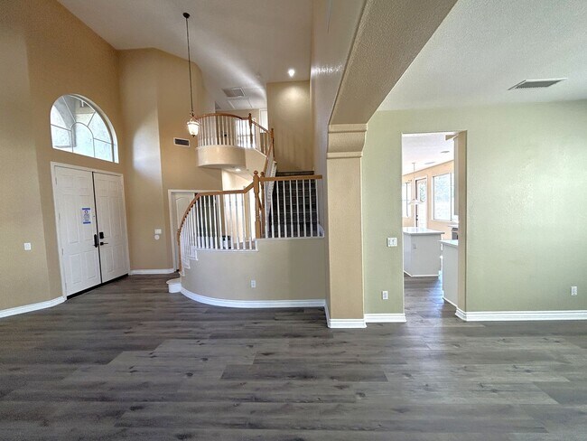 Building Photo - TORREY PINES DR CHINO HILLS 91709 (4 BED/ 2 BATH)