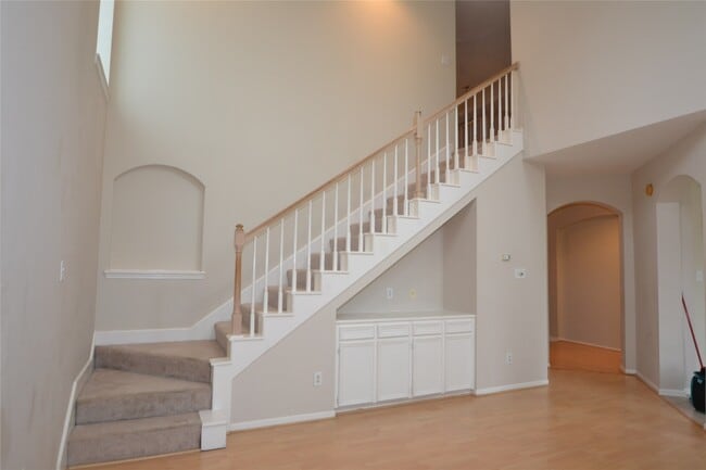 Building Photo - 15406 Amesbury Ln