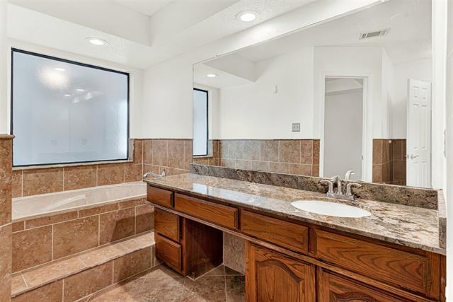 Building Photo - 2713 Pinery Ln