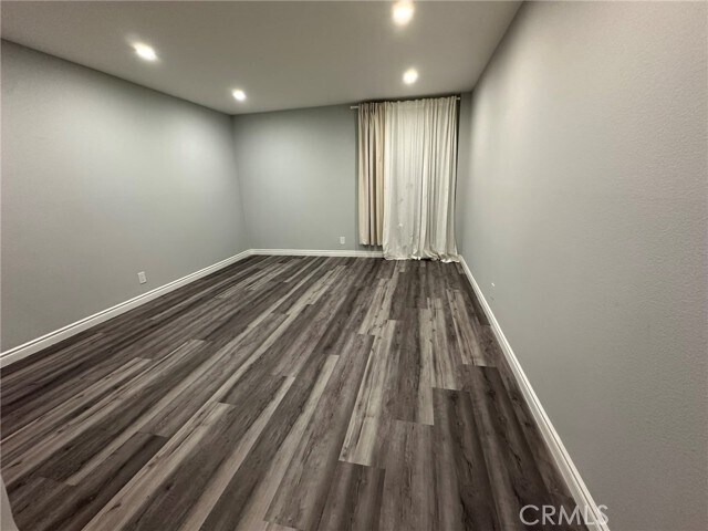 Building Photo - 1127 E Del Mar Blvd