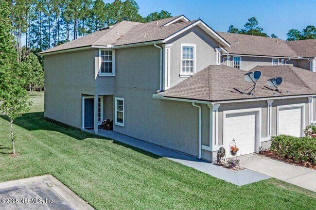 Building Photo - 215 Scrub Jay Dr