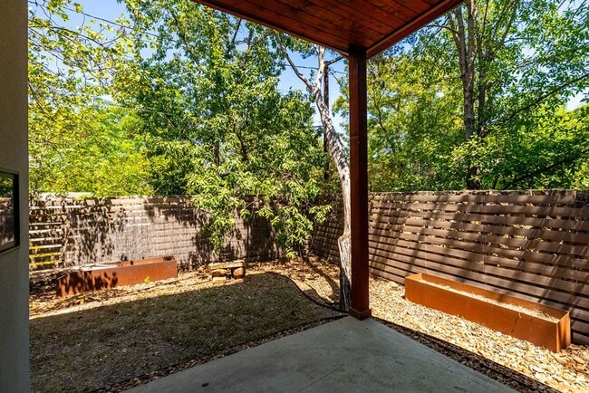 Building Photo - 308 Terrace Dr