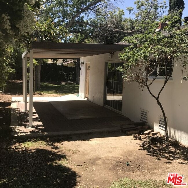 Building Photo - 6721 Melba Ave