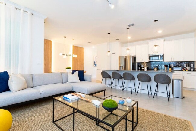 Building Photo - 4343 Scene Ln