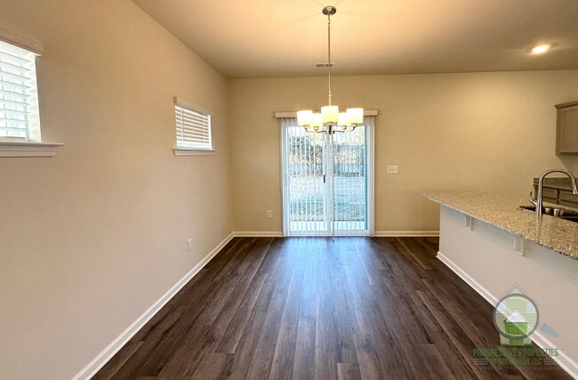 Building Photo - 26 English Ct