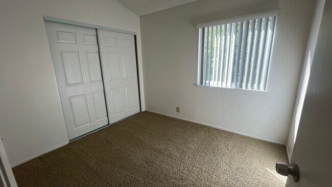 Building Photo - West Lancaster Home in a cul-de-sac