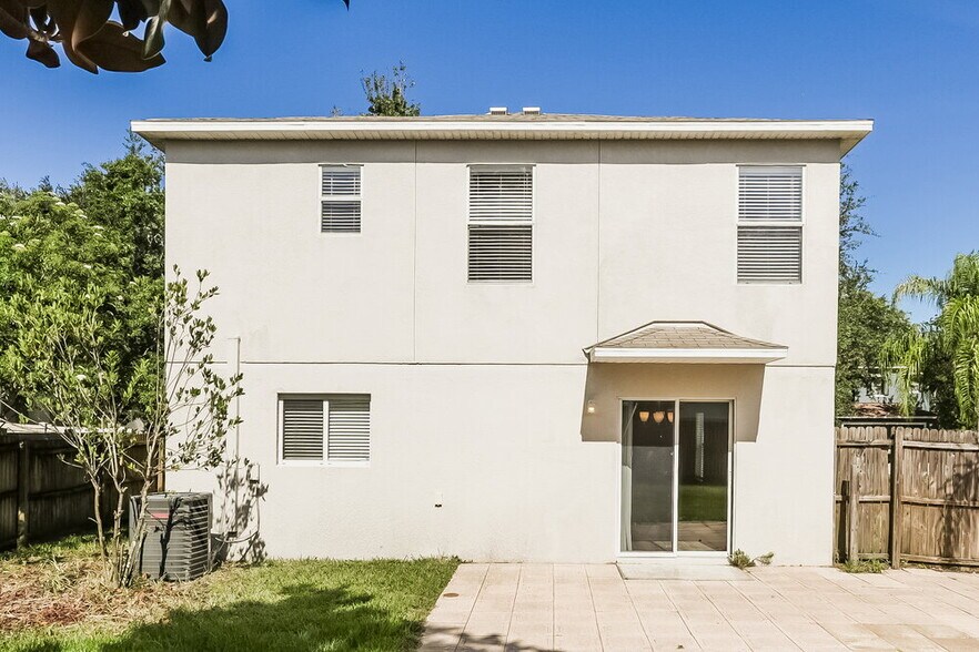 Building Photo - 9540 Simeon Dr