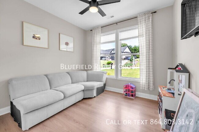 Building Photo - 713 Rockcliff St