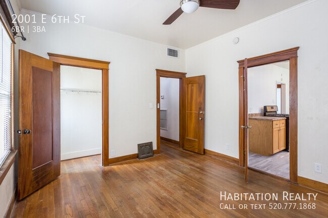 Building Photo - 2001 E 6th St