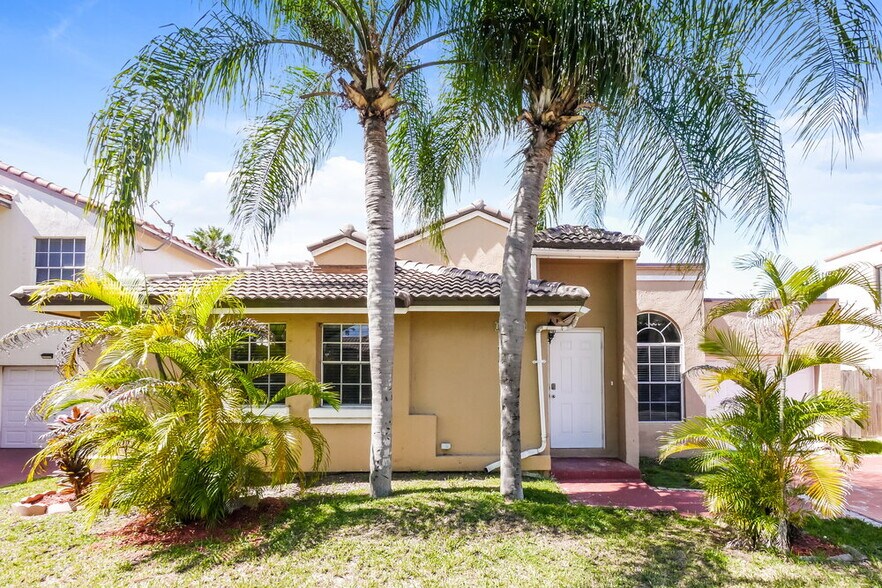 Primary Photo - 16075 SW 112th Terrace