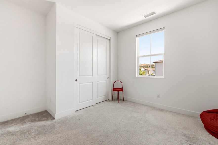 Building Photo - 19212 Blackthorn Dr