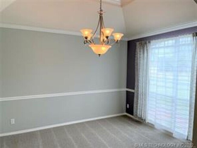 Building Photo - Beautifully kept 1.5 story home with 3 lg bedrooms (game room could be a 4th bedroom).
