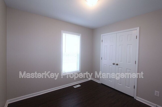 Building Photo - 6025 Presentation St