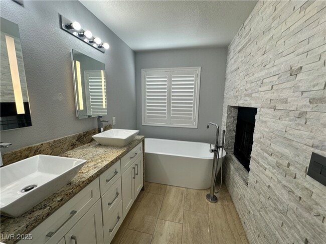 Building Photo - 8305 Bermuda Beach Dr