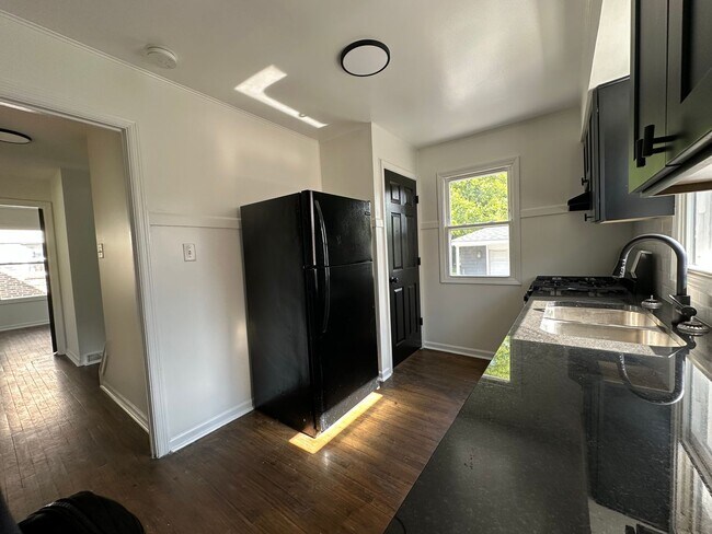 Building Photo - FREE APPLICATION!! Beautiful 4 bedroom hou...