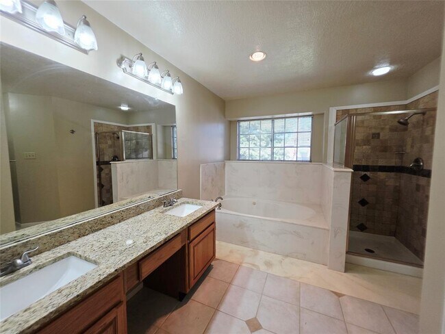 Building Photo - 10306 Jockey Club Dr