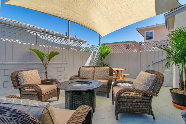 Building Photo - Cozy remodeled 2 beds 1 bath apt in Point Loma