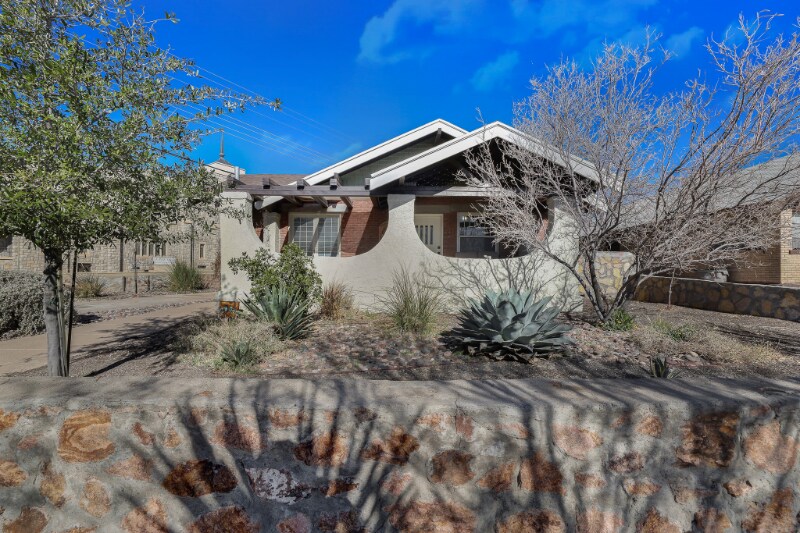 Building Photo - 2901 Grant Ave