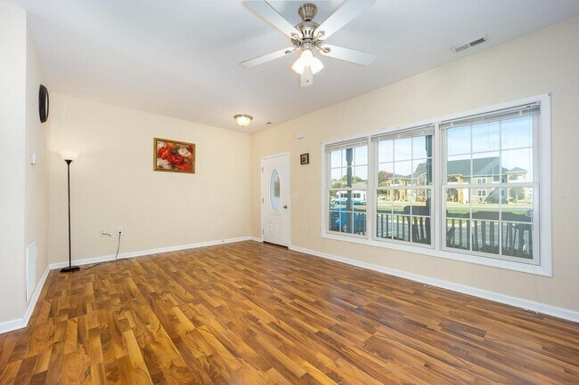 Building Photo - Liberty Square Townhouse with Upgrades!