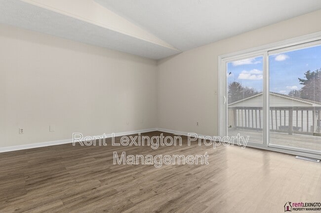 Building Photo - 208 Grayson Ct