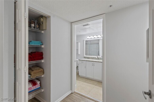 Building Photo - 1830 Florida Club Cir