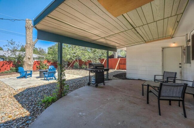 Building Photo - 3622 Anemone Cir