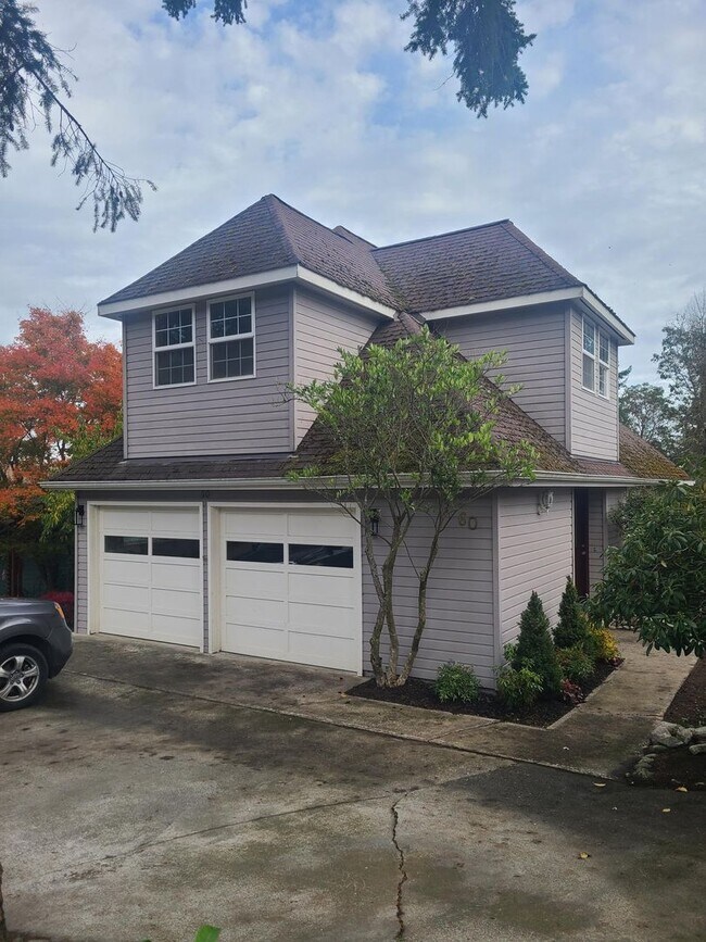 Primary Photo - Spacious In-Town Home Near the High School
