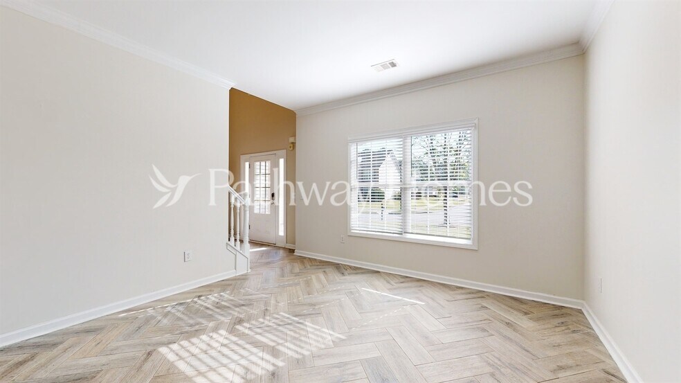 Building Photo - 3420 Gardenside Dr SW