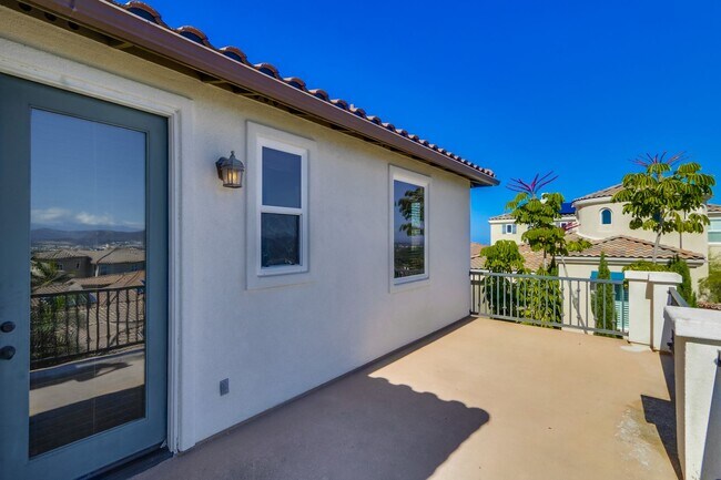 Building Photo - Beautiful 4 bedroom, 4.5 bathroom Home in the Varadero Community