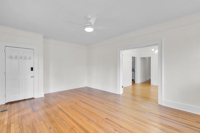 Building Photo - 201 E 48th St