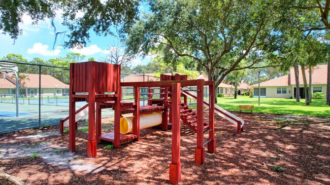 Building Photo - 1105 Maplewood Dr