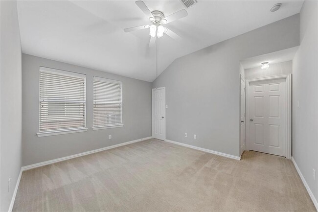 Building Photo - 922 Fulbourne Dr