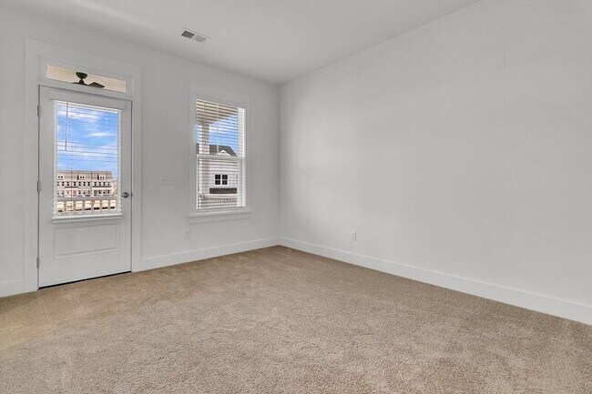 Building Photo - 110 Crimson St