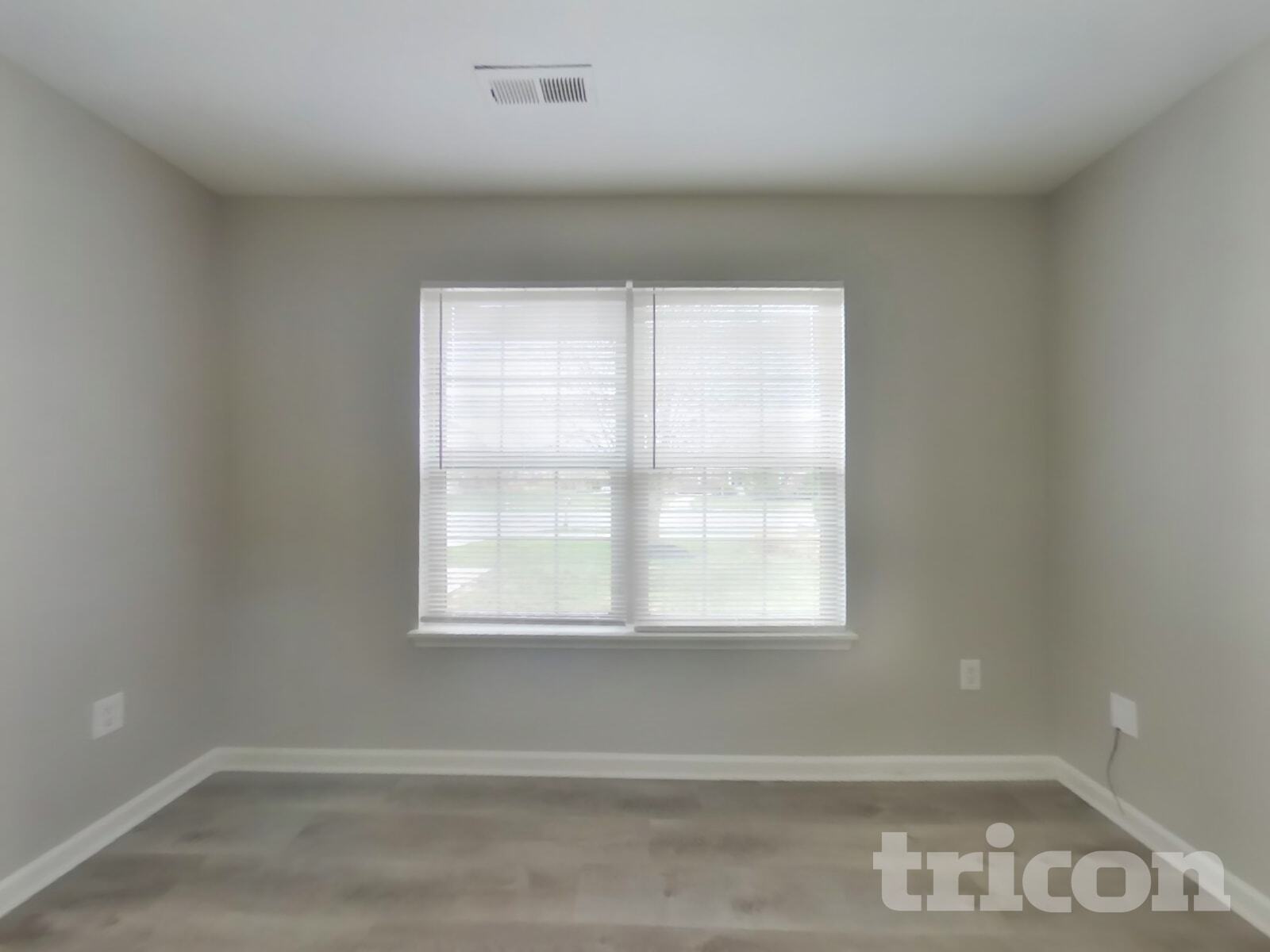 Building Photo - 11491 N Creekside Dr