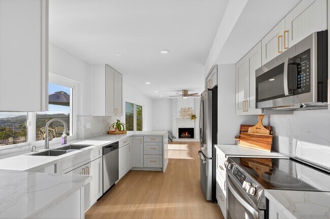 Building Photo - 4060 Rosarita Dr