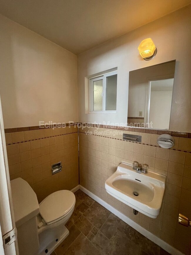 Building Photo - 447 19th St