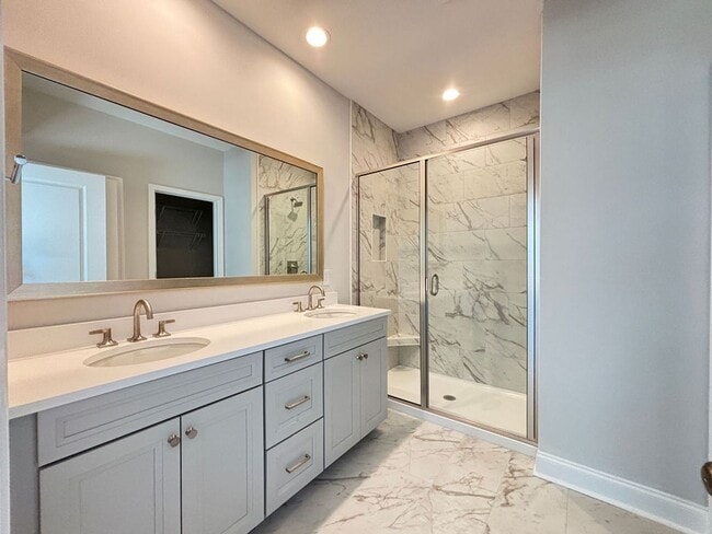 Building Photo - Available now. Beautiful 3 BR/2.5 BA New C...