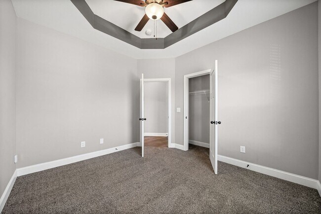 Building Photo - Spacious 4 bedroom 3 full bath home for rent!