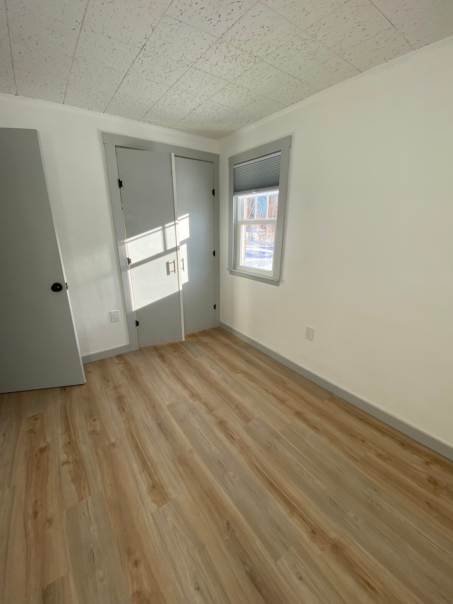 bedrm. #2 - 454 Kenwood Ave