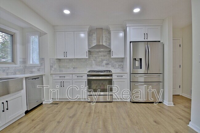 Building Photo - 150 Drennan Dr