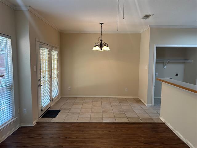 Building Photo - 2400 Southlake Ct