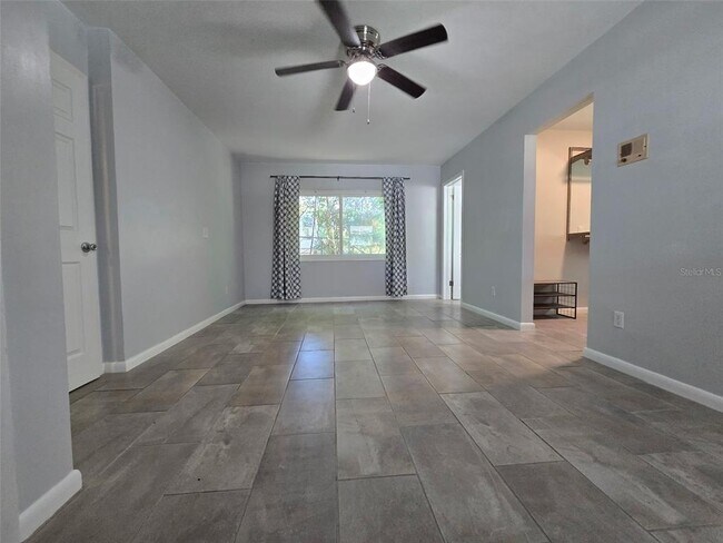 Building Photo - 507 Lake Lulu Dr
