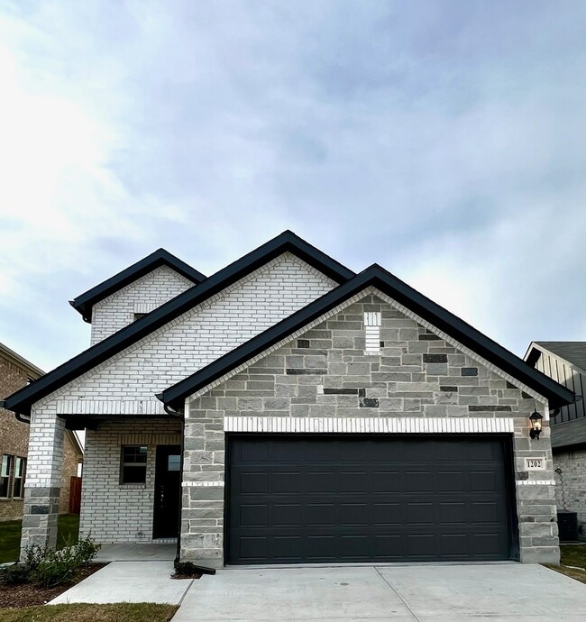 Building Photo - 1202 Booker Dr