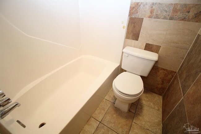 Building Photo - 130 E 9 Mile Rd