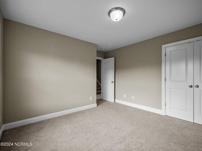 Building Photo - 112 Kenna Ct